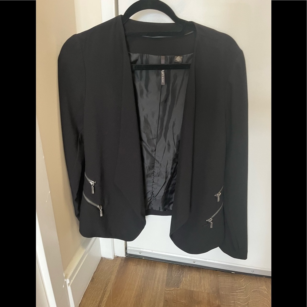 Skye’s the limit black cropped blazer